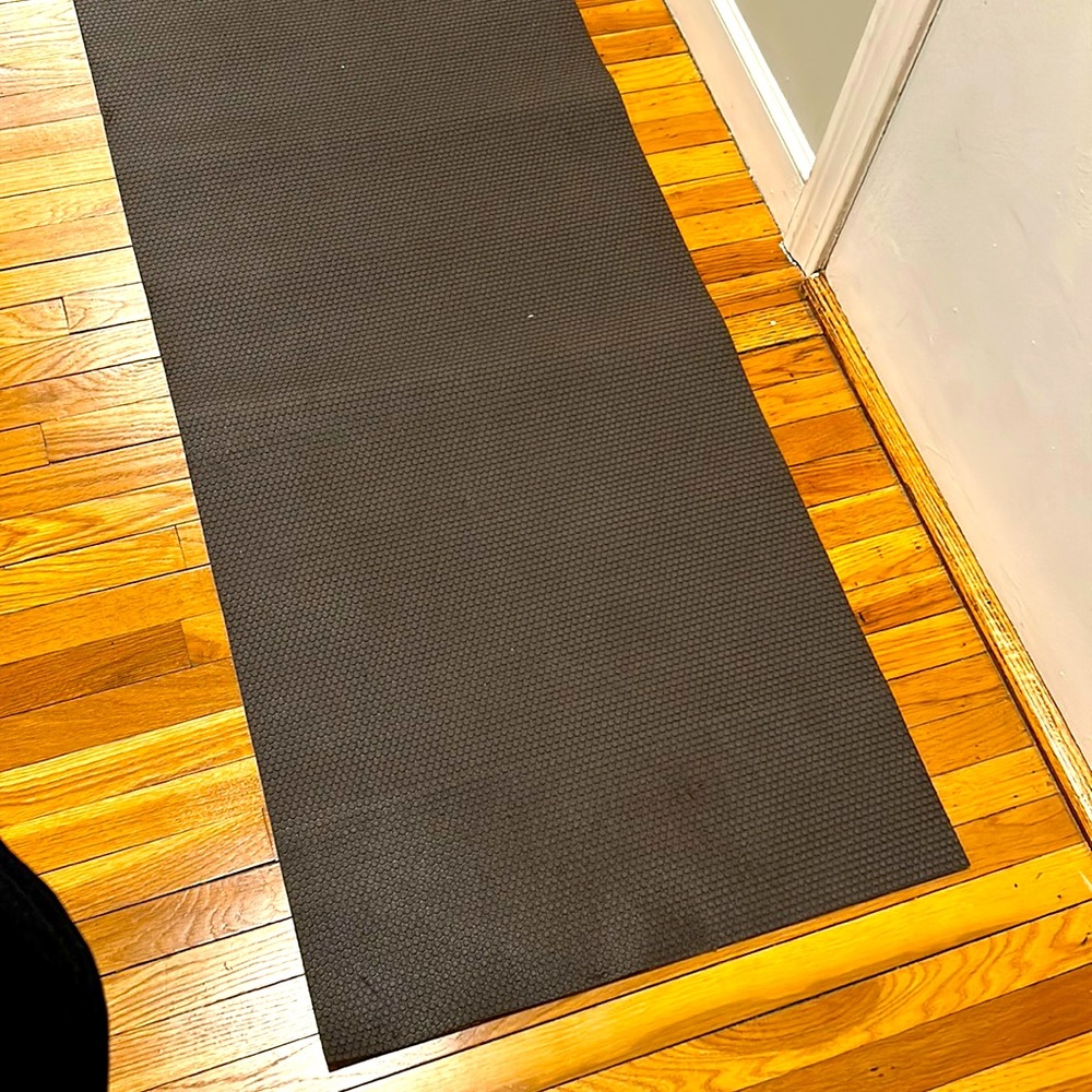 Yoga mat. 5/10